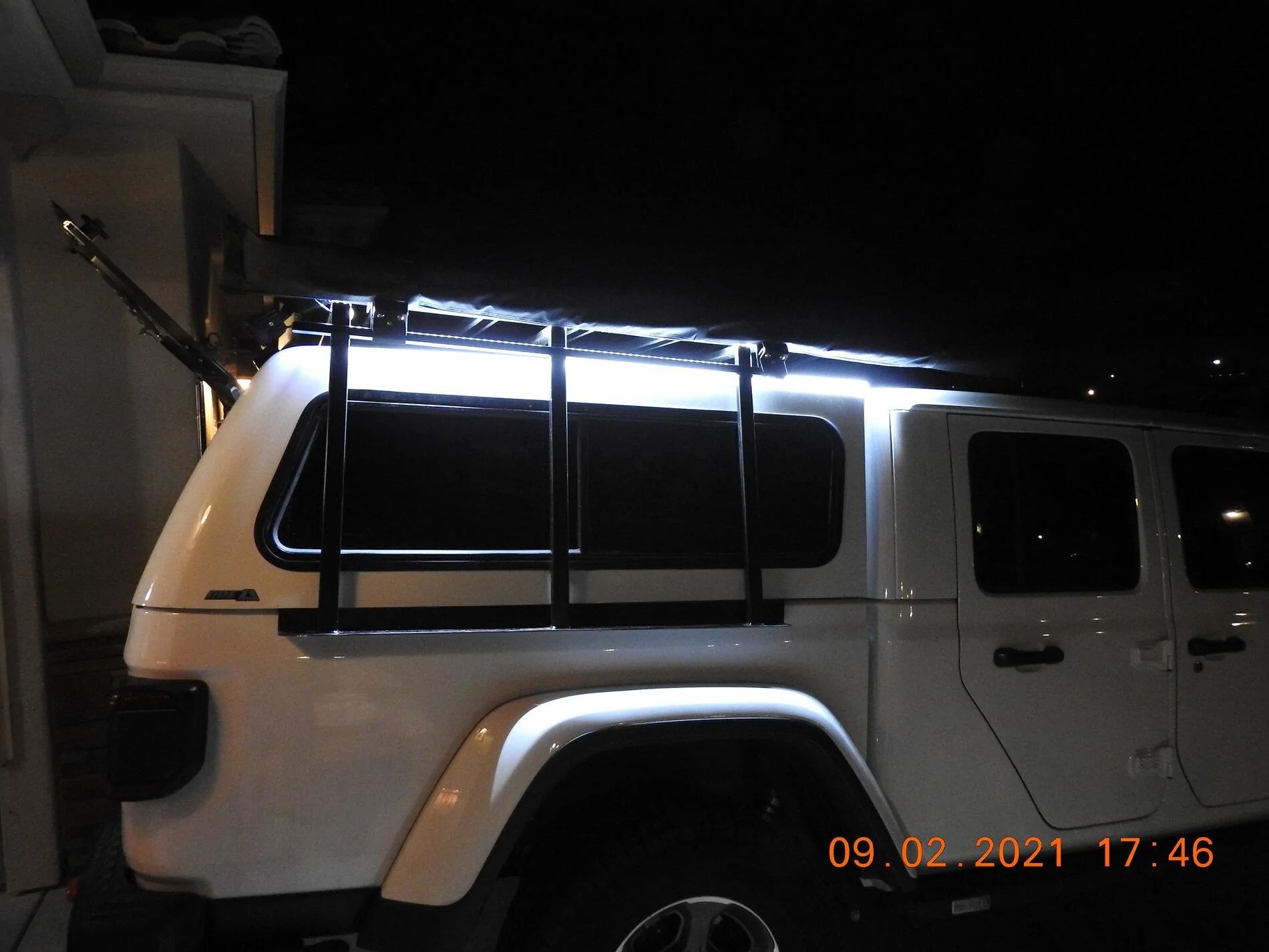 Jeep Gladiator UPDATE    Solid bed top with rack DSCN3625 (1)