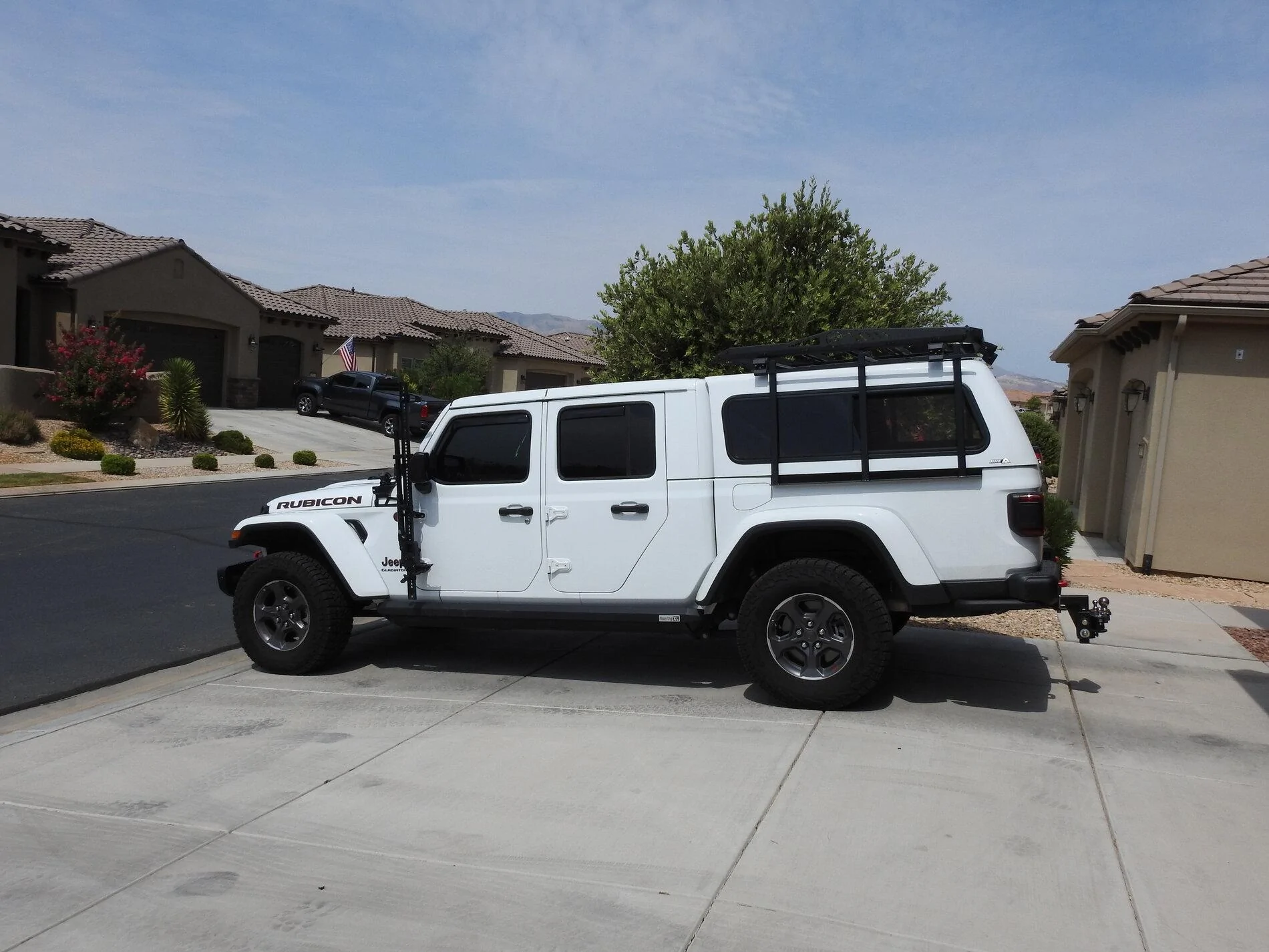 Jeep Gladiator Pic request: bed topper / rack with doors and roof off? DSCN3610 (1)