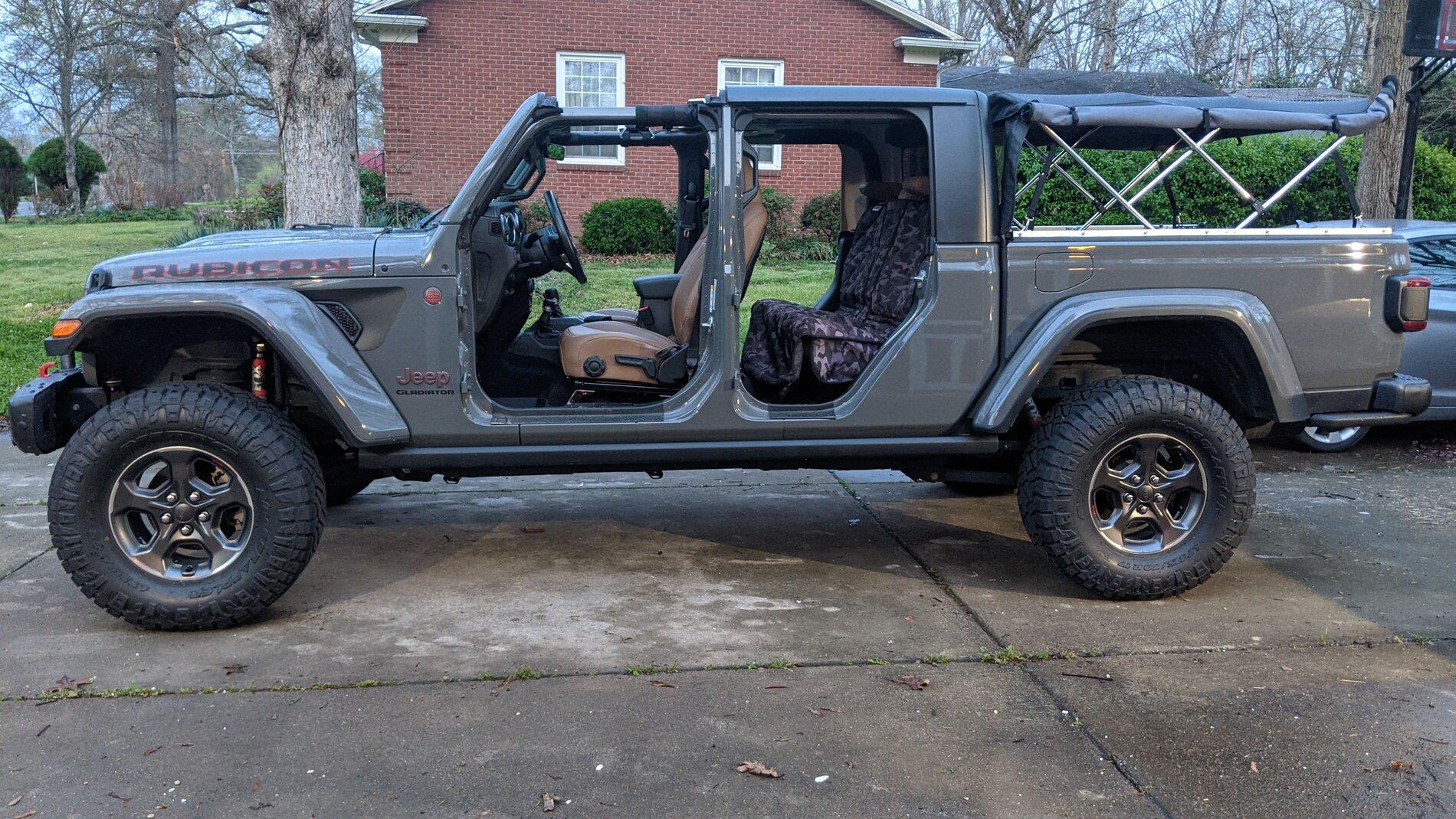 Jeep Gladiator Pic request: bed topper / rack with doors and roof off? PXL_20210327_234741090