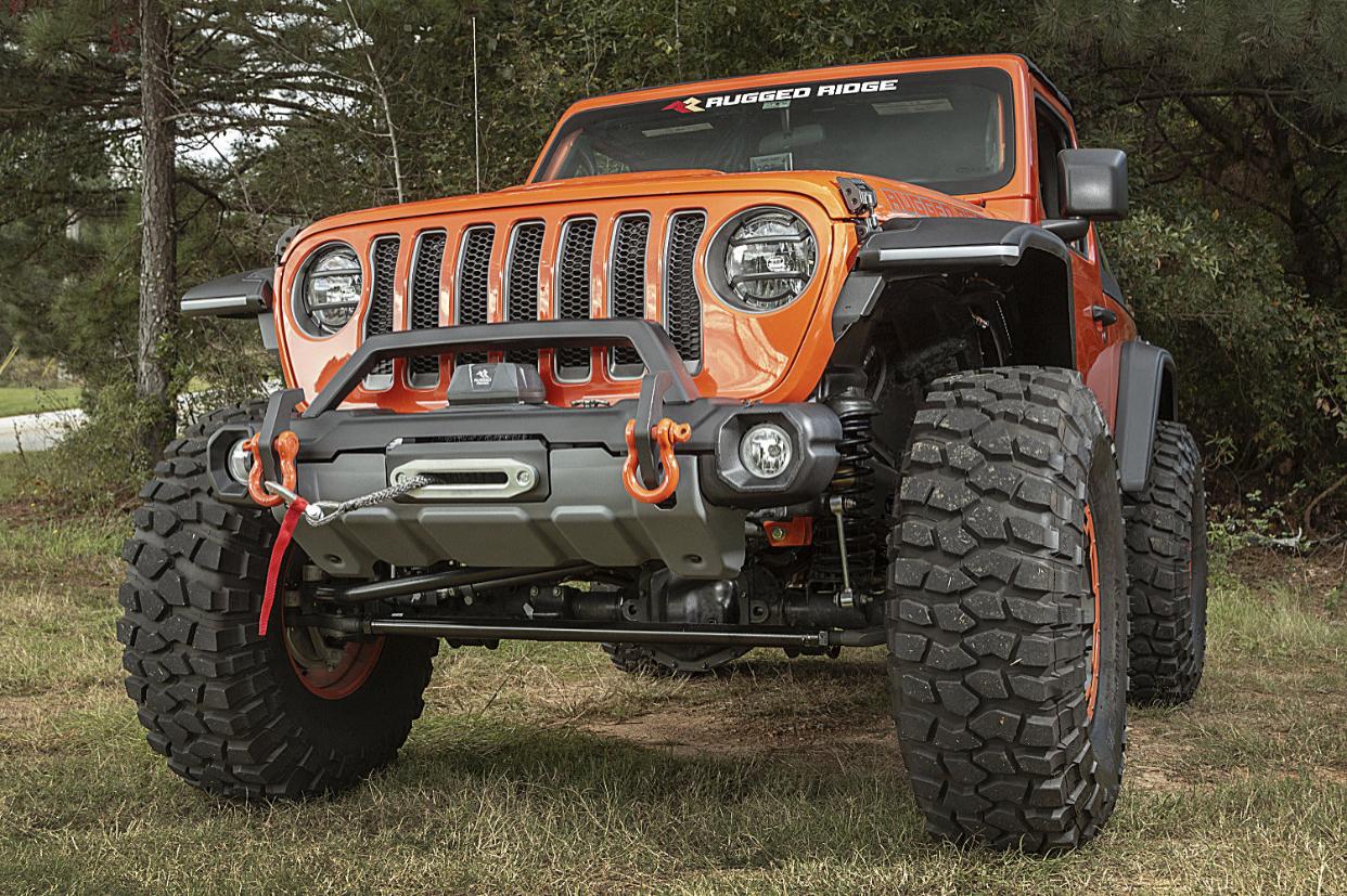 Jeep Gladiator New Rugged Ridge Venator Stubby Bumper w/ Overrider Bar $600 IMG_1219