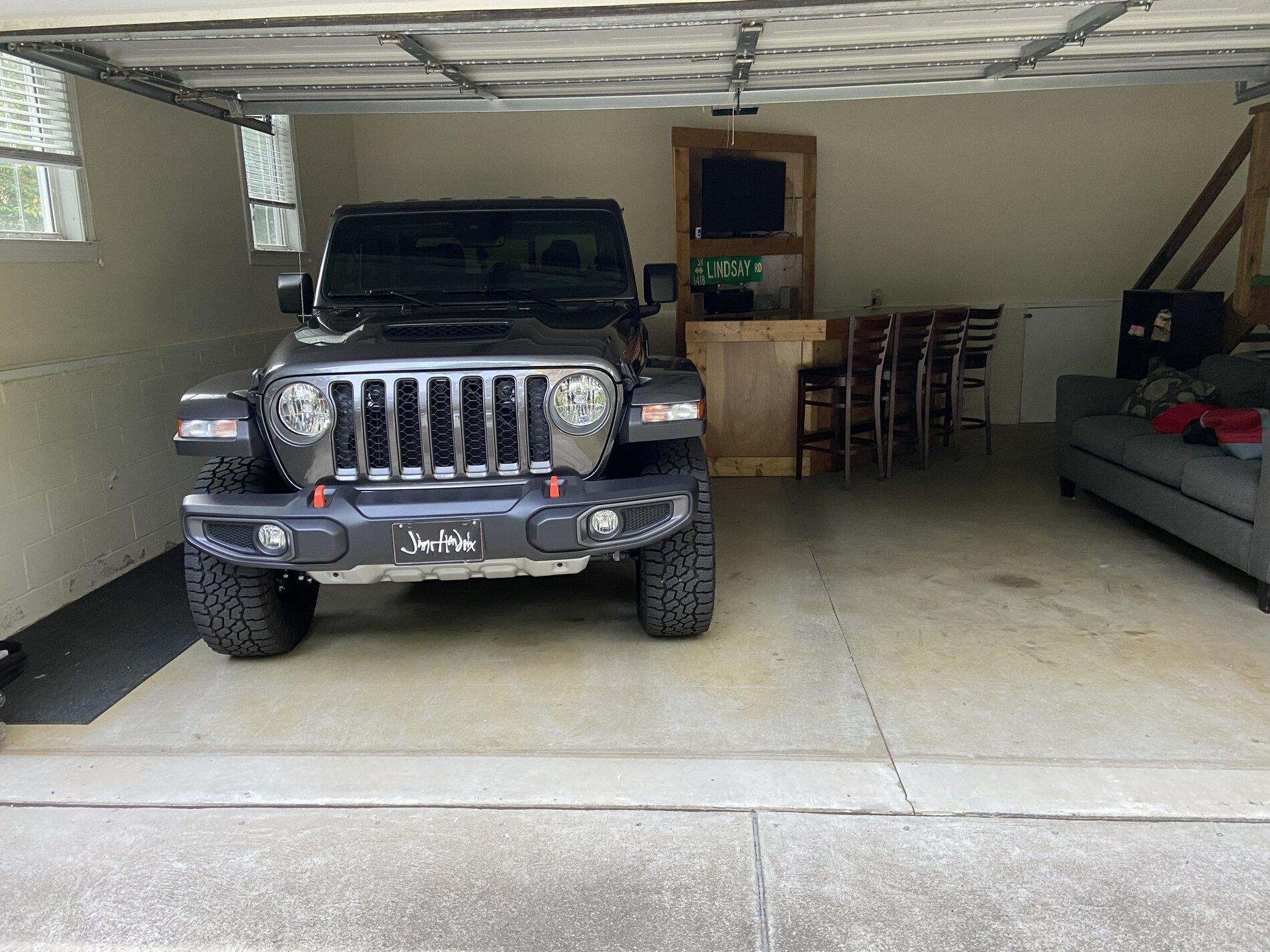Jeep Gladiator Front Bumper License Plate Frame 2021-09-14 18.30.54