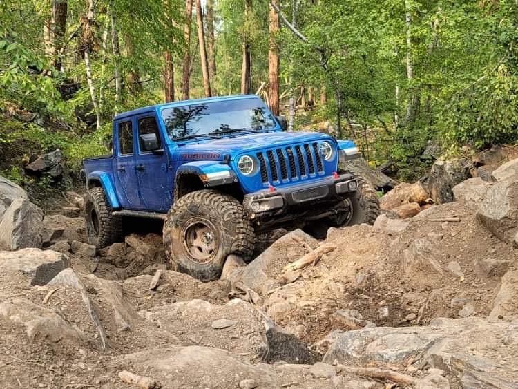 Jeep Gladiator Rock crawling the JTRD (Rubicon Diesel) in South Dakota 76A99940-9C1E-4A9C-B1FF-6FAA72B0280E