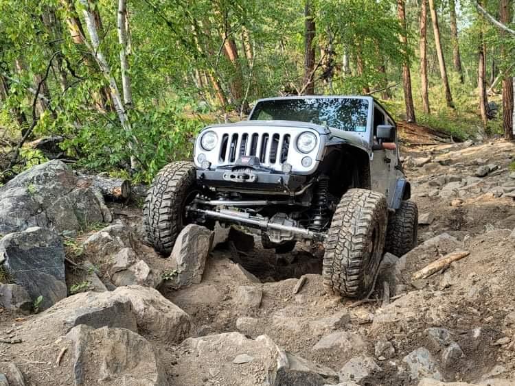 Jeep Gladiator Rock crawling the JTRD (Rubicon Diesel) in South Dakota 5218A06D-4695-48EE-997C-121BC63EB7C4