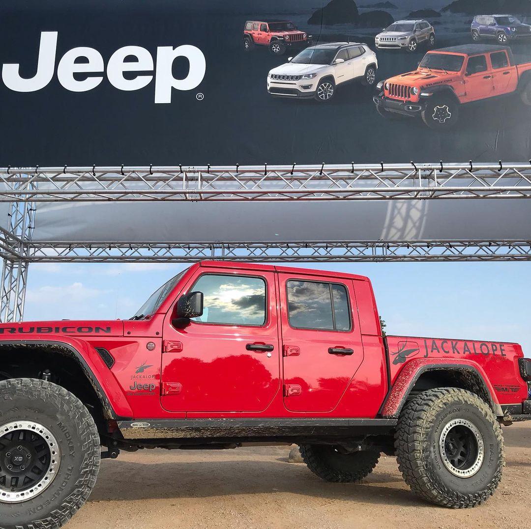 Jeep Gladiator FIRECRACKER RED Gladiator JT Club 120257149_373834454024215_7692020286876381874_n