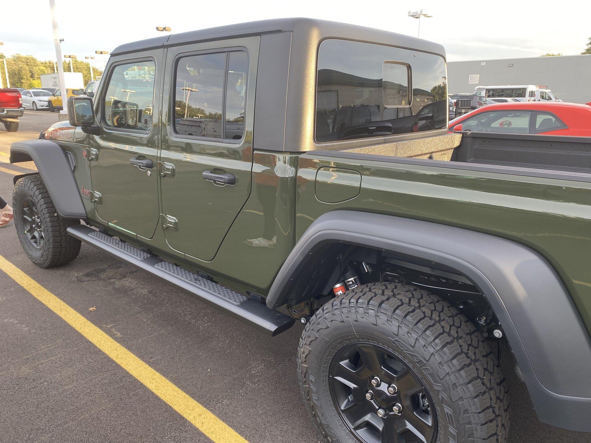 Jeep Gladiator People who factory ordered in july/august... IMG-2987