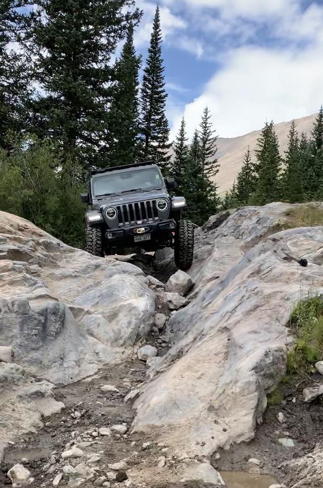 Jeep Gladiator STING GRAY Gladiator JT Club 22F541AC-8CB4-4449-A01B-97A20882C8F5