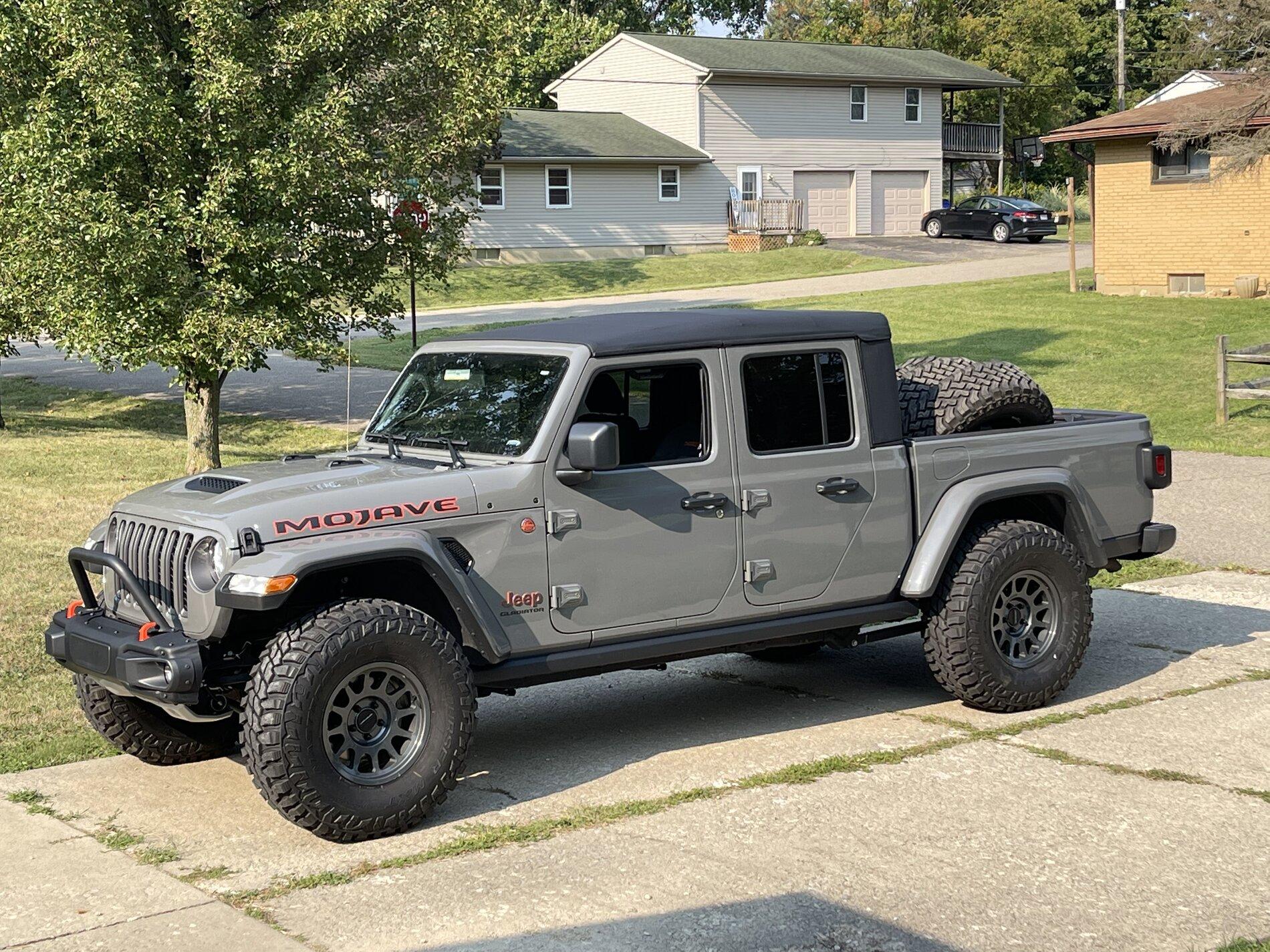 Jeep Gladiator STING GRAY Gladiator JT Club 1AD448E0-F595-44BD-99E9-FA1133541F10