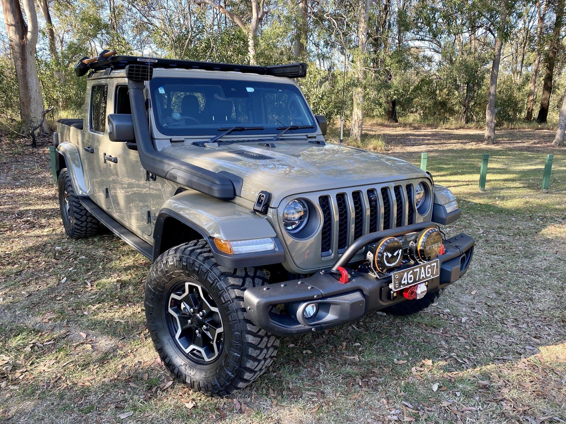 Jeep Gladiator Gladiator Glamour Shots 2765EC6D-5373-4682-900F-A3F9E6ADB571