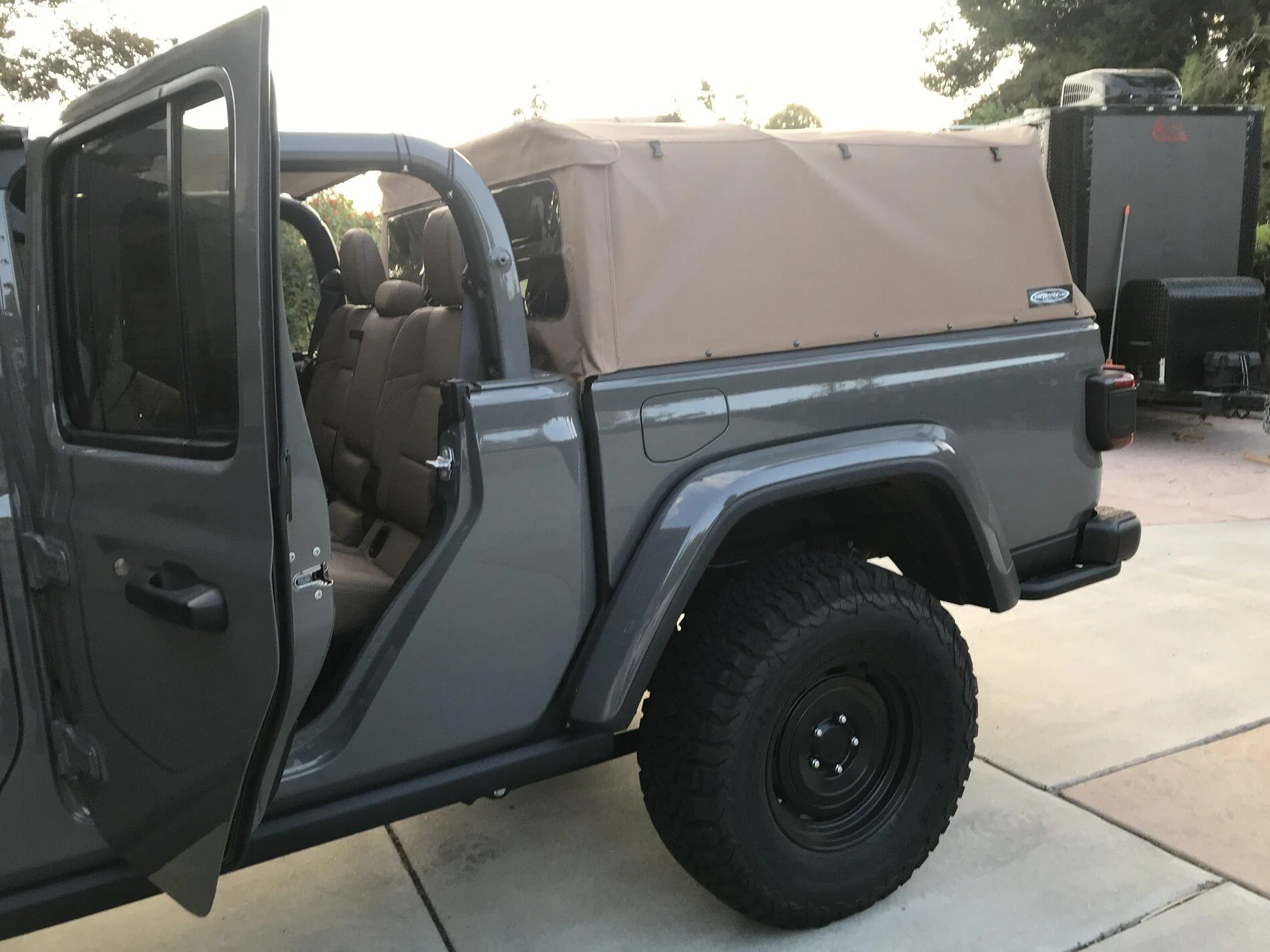 Jeep Gladiator A2JTRDII+BASE Camp 624DEBA2-5C01-4D2C-ADE4-B4E1198118F6