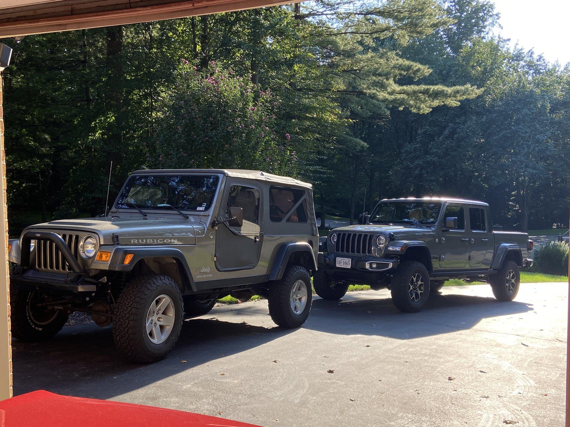 Jeep Gladiator Gladiators on Mopar 2" Lift Kit 5D985CC4-D869-47C1-897D-86145827653F