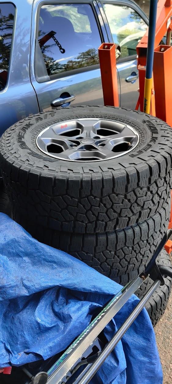Jeep Gladiator 2020 Jeep Gladiator Rubicon Wheels and Tires with TPMS included Tires