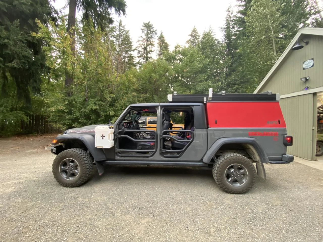 Jeep Gladiator STING GRAY Gladiator JT Club 20265D2F-7FCF-481E-B6FC-7F399F2EC05E