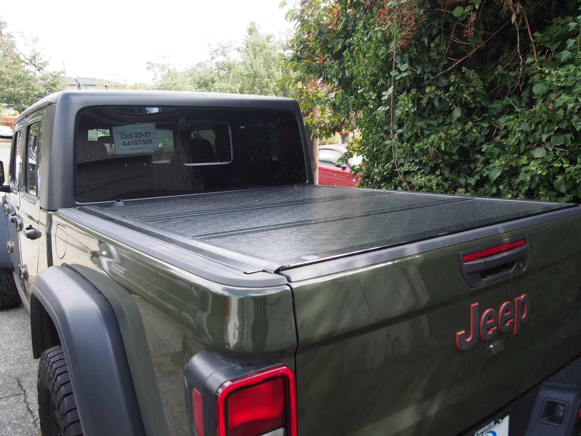 Jeep Gladiator For Sale, Mopar Tri-fold tonneau cover P1010175.JPG