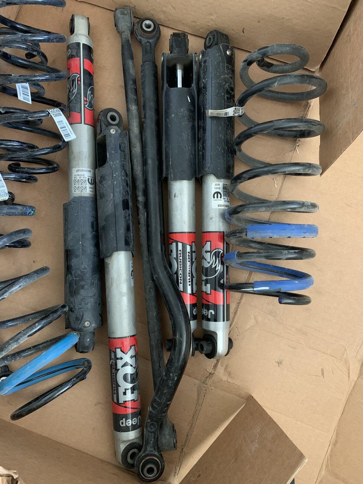 Jeep Gladiator 2020 Gladiator Rubicon suspension C2FAE350-455B-4EDF-9C07-CA3F7CCB4EF4