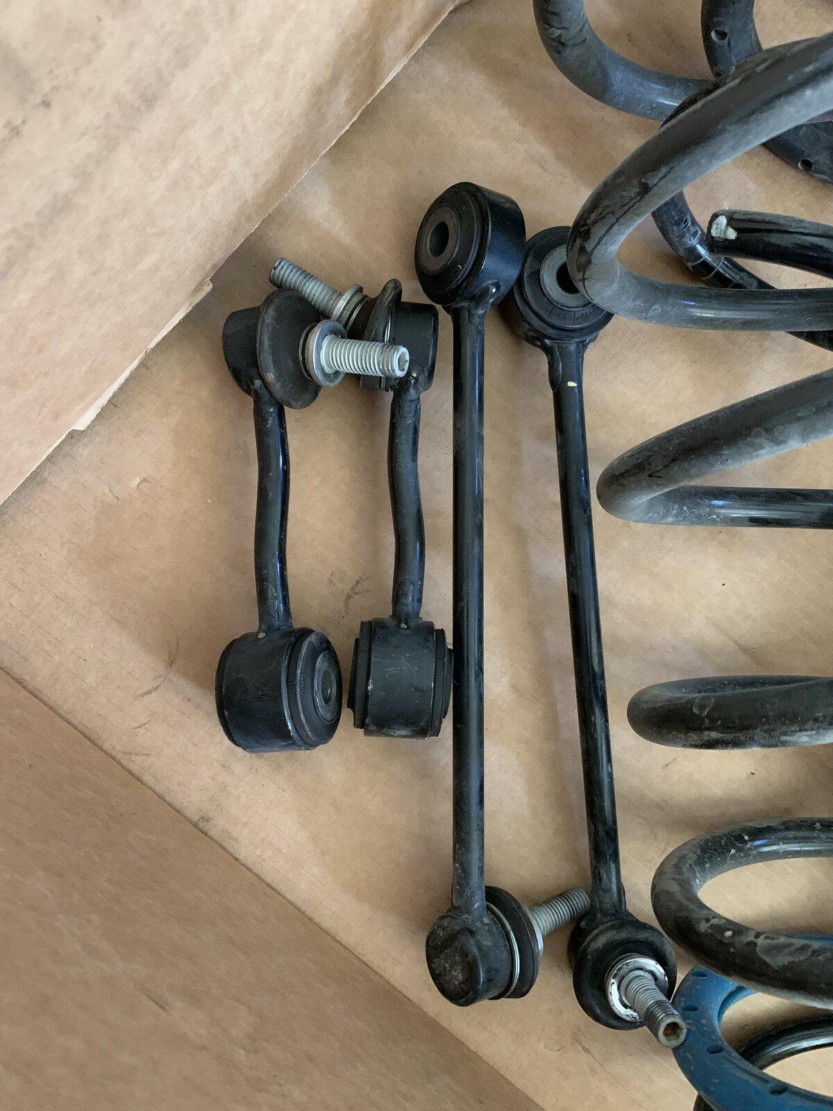 Jeep Gladiator 2020 Gladiator Rubicon suspension E3284545-2609-400C-94E5-C345708E2C34