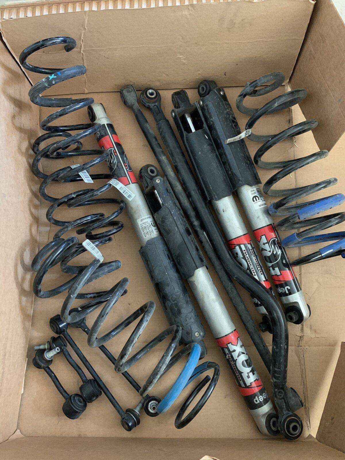 Jeep Gladiator 2020 Gladiator Rubicon suspension 4713A508-C3BE-4EEC-AE9E-E653A5DFD282