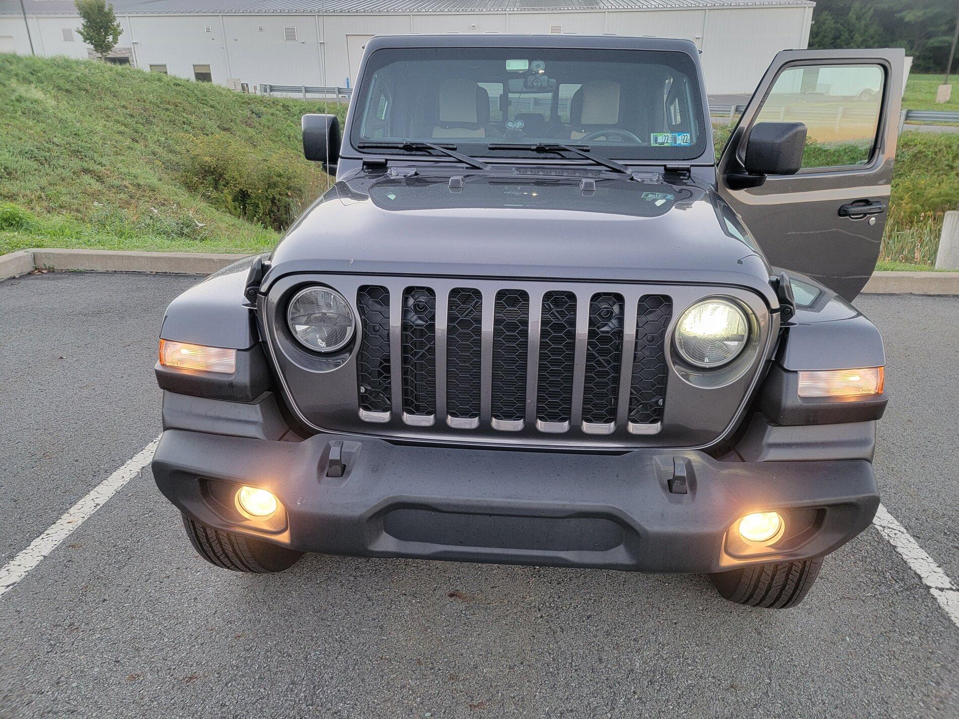 Jeep Gladiator 7" Heated Truck-lite LED malfunctioning on Sport S. 20210920_065508