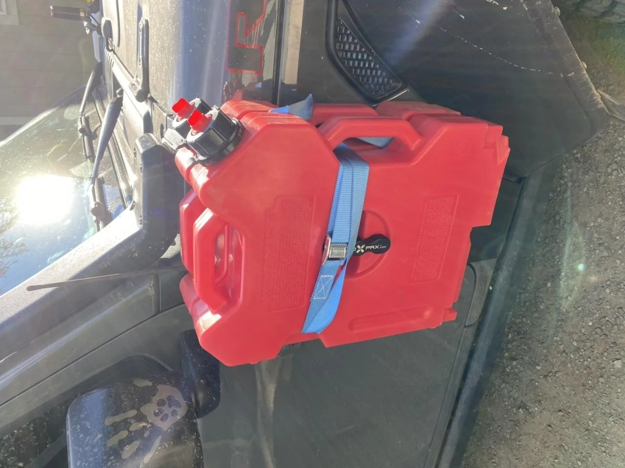 Jeep Gladiator Who makes this?? Rotopax embedded in side of bed 81696914-CF41-4291-8697-42E433606BCC