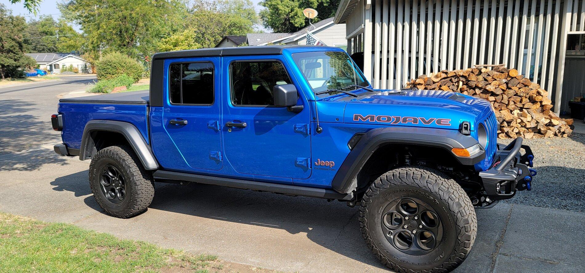 Jeep Gladiator New Mojave owner 731143AE-486B-4EDD-A127-4F82A33B247C