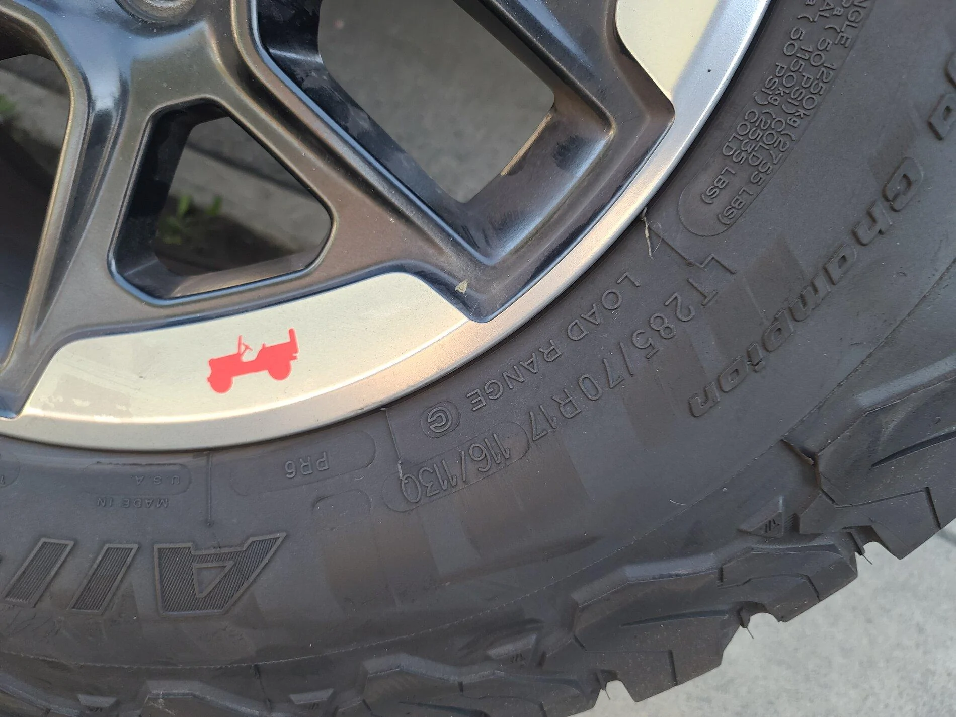 Jeep Gladiator 4 rubicon wheels and tires $800 5781D375-8D5D-4BB7-A0F8-D4D821A7A46D