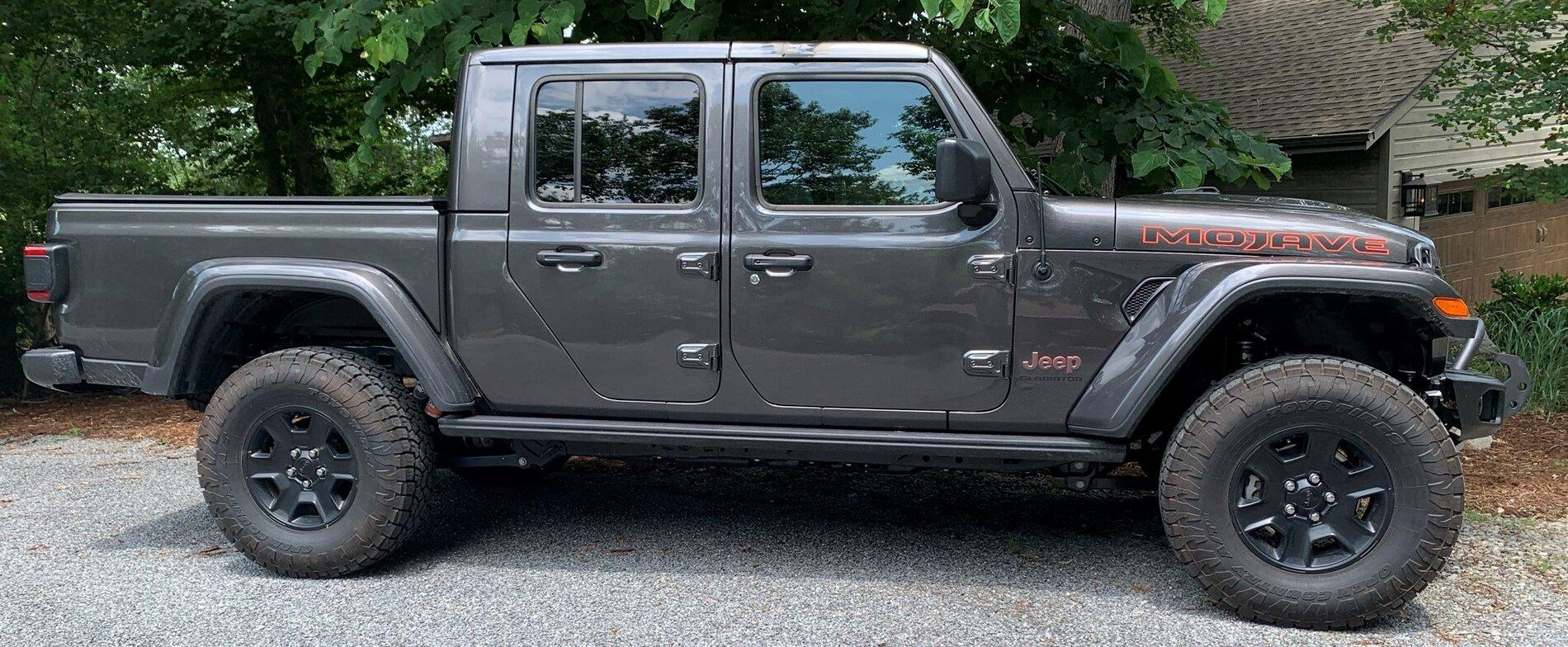 Jeep Gladiator '21 Granite Mojave - First Jeep 2inLiftProfil