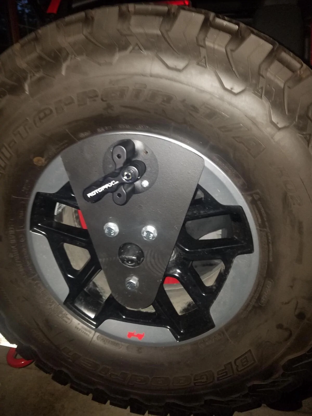 Jeep Gladiator Who makes this?? Rotopax embedded in side of bed ajhjhlS
