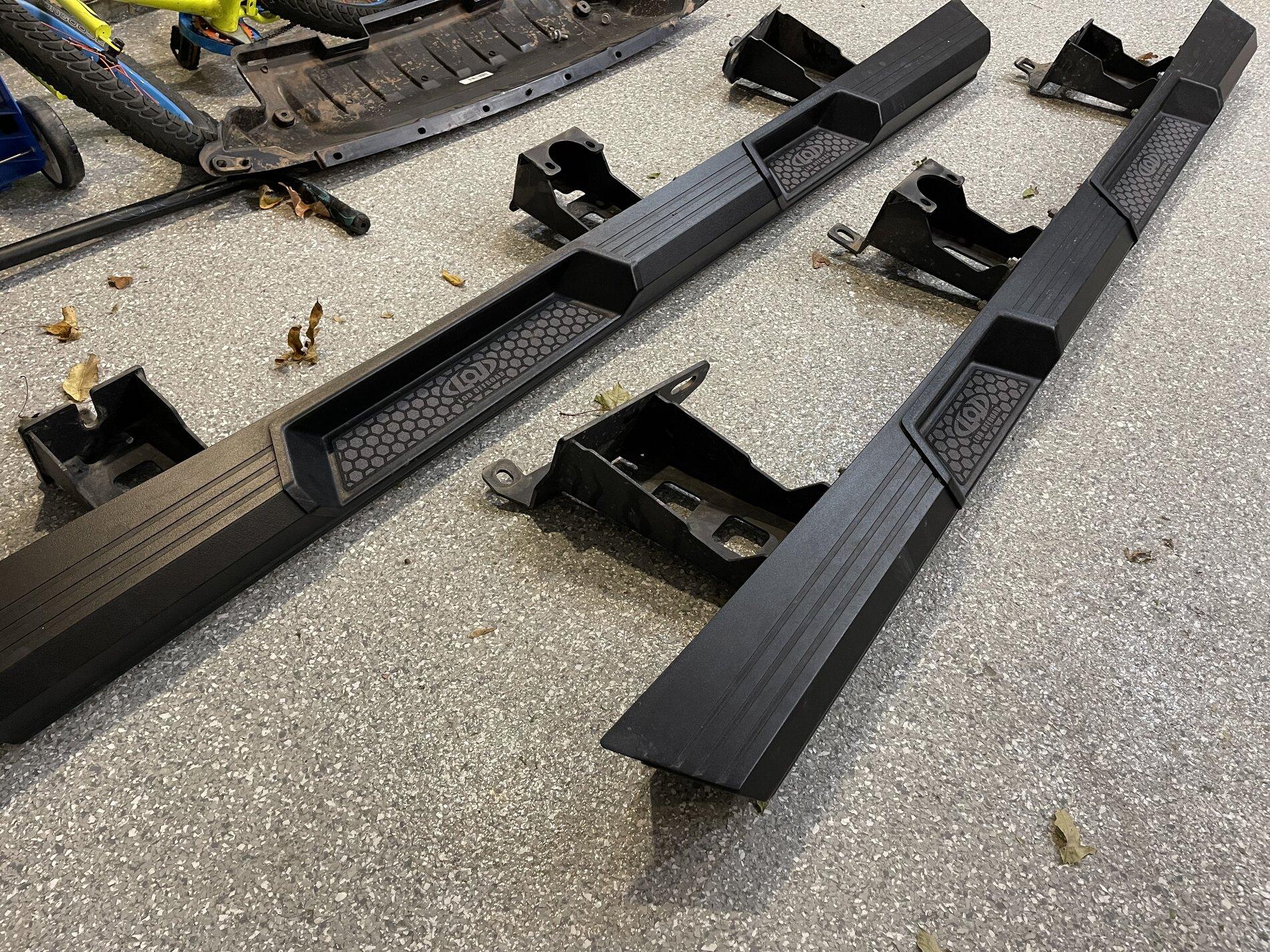 Jeep Gladiator LOD Armor lite Sliders 7C54159A-5EAB-4213-99C2-C16FE69BF9E7