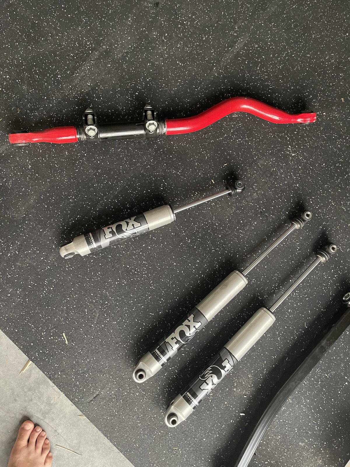 Jeep Gladiator FOX 2.0"-3.0" lift. 2.0 Performance Series IFP RC leveling 2.5" spacers yeti XD track bar CFF1A2F4-DB4E-46A4-AB3E-8AC5D5BA3DB3