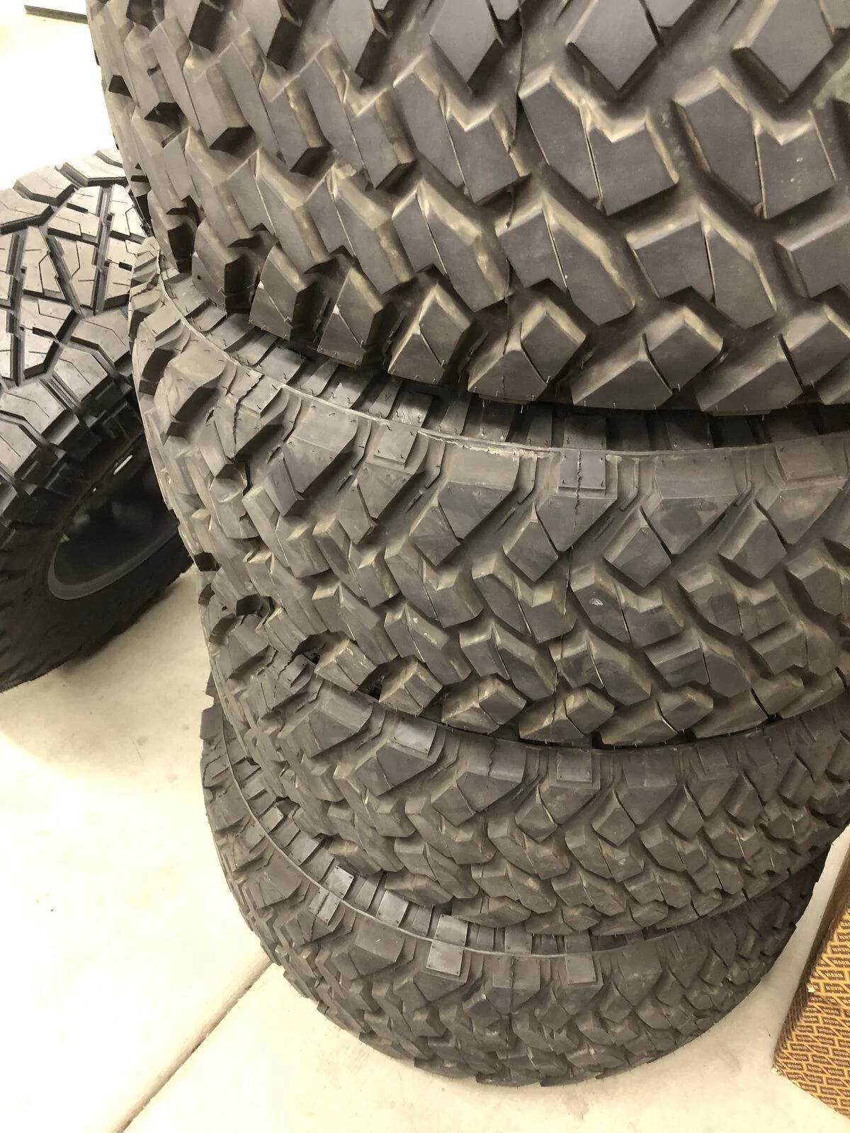 Jeep Gladiator Warn jackhammer with nitto trail grappler 37s F46E1D90-F1C8-4DB0-831F-18595644E4C1