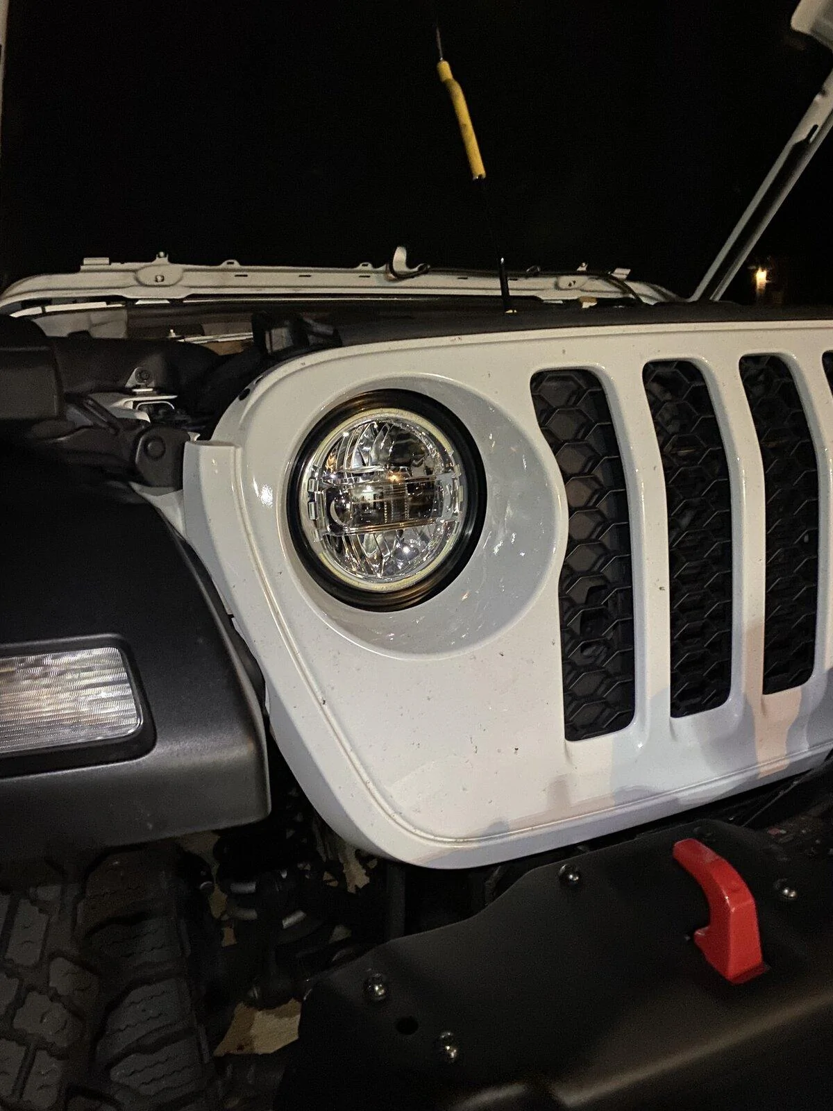 Jeep Gladiator Auxeden 7” LED 63C01334-22BF-447B-B850-F9C57A7ADC82