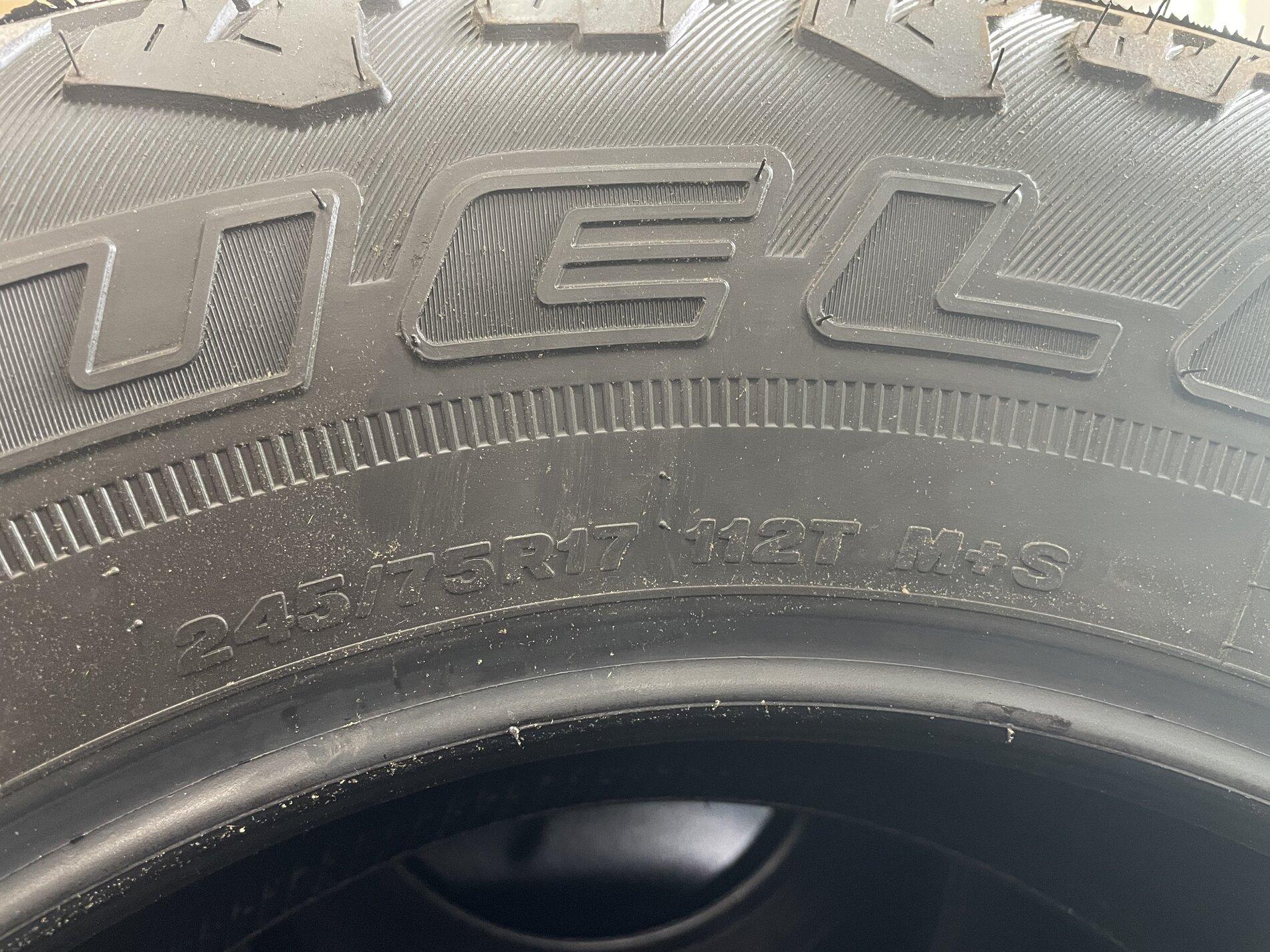 Jeep Gladiator Set of four - Brand new Bridgestone Dueler A/T (LT245/75-17) 8596A354-1083-4FD5-821D-94912A42071A