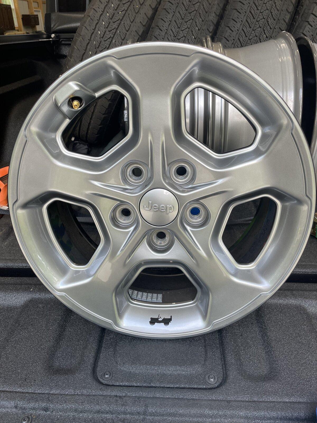 Jeep Gladiator 2021 Gladiator Freedom Wheels B95AB3F3-83FF-4E4C-93A5-19C3E4CCAE1B