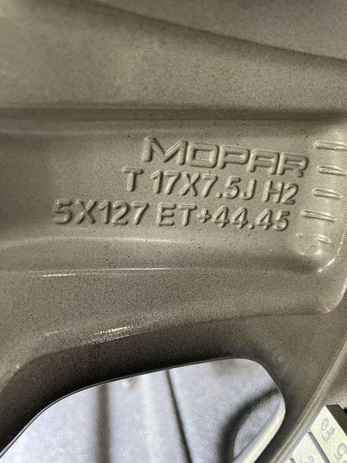 Jeep Gladiator 2021 Gladiator Freedom Wheels 3D0B6A97-8A94-4889-91CC-286DE073EA0D