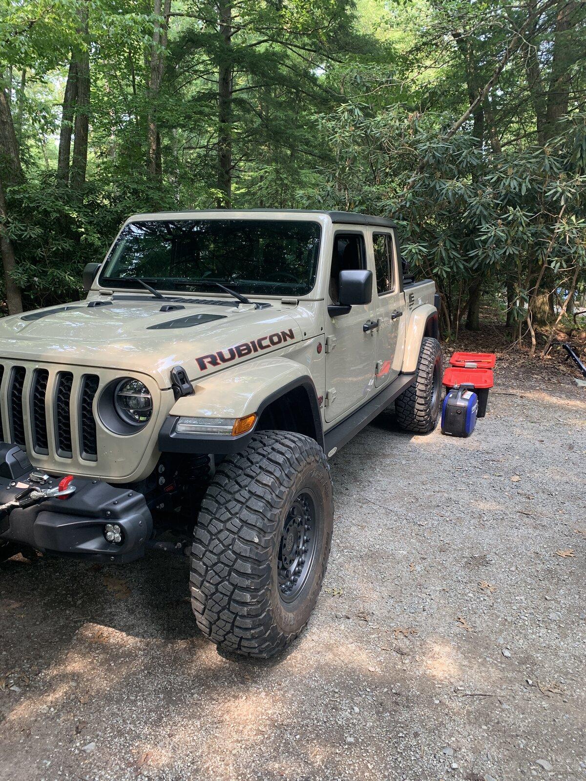 Jeep Gladiator Anyone running a -18 offset wheel? 5A82753C-188C-443C-AC70-5C85BDB9ACEE