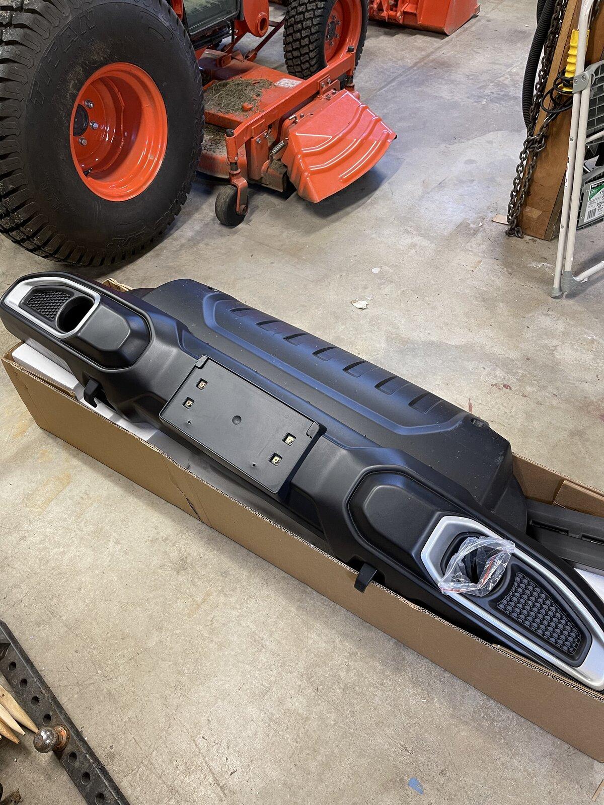 Jeep Gladiator Front bumper E1408C1F-7D6E-4DA7-ACF4-528E5E65DF17