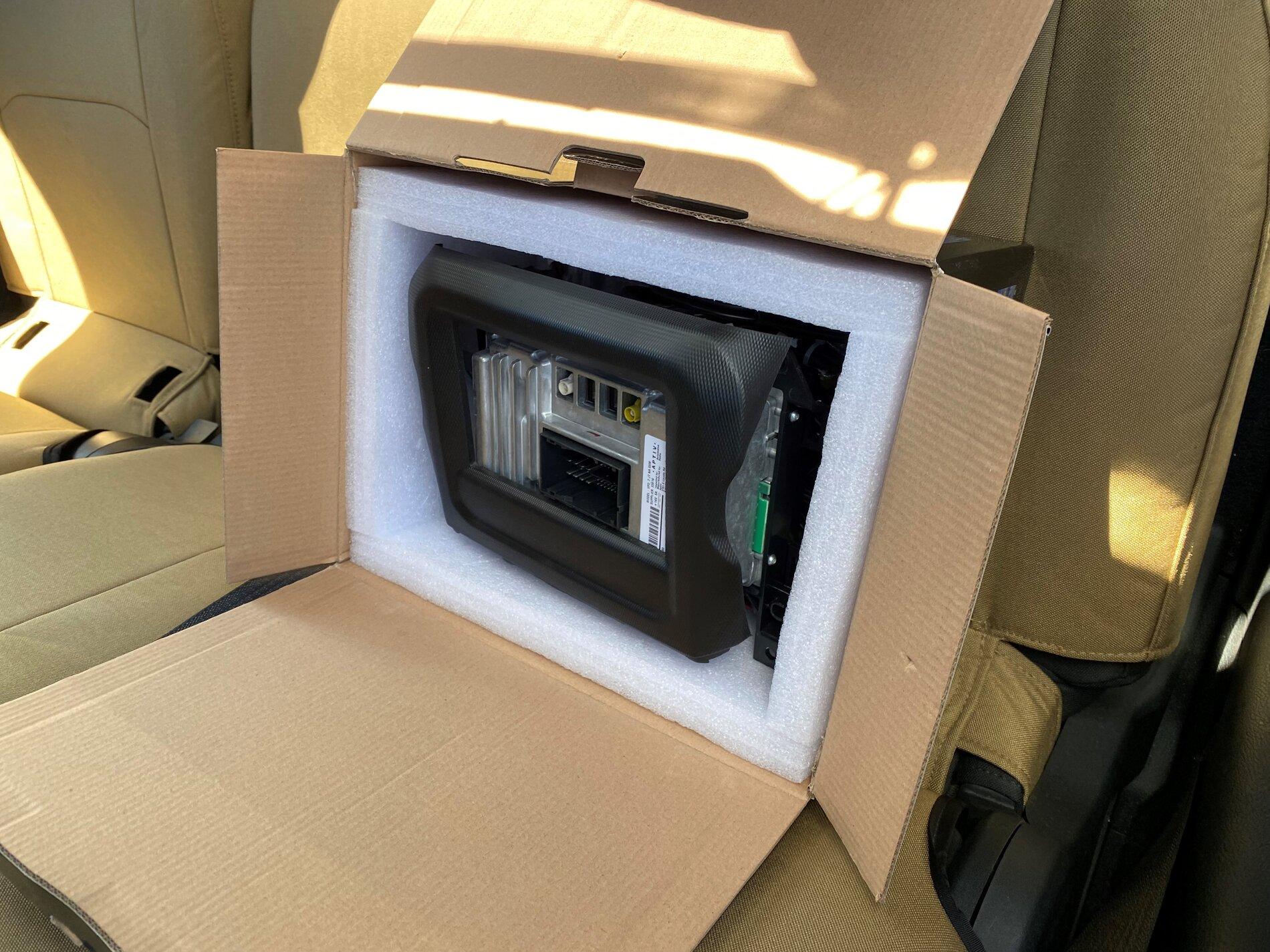 Jeep Gladiator 7 inch headunit and bezel headunit