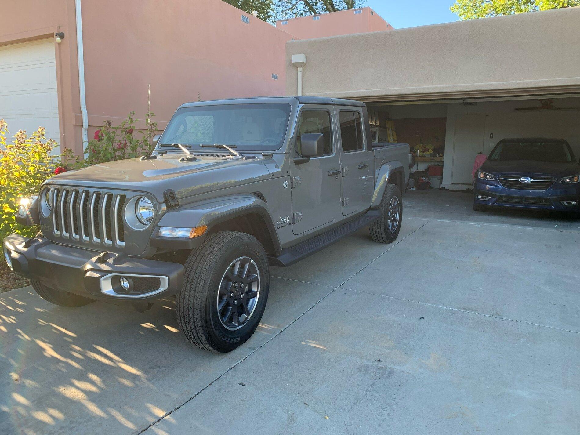 Jeep Gladiator New take off Steps from 2021 Overland. 67EA0243-B0DD-4B99-B0A2-F2B211BA30B9