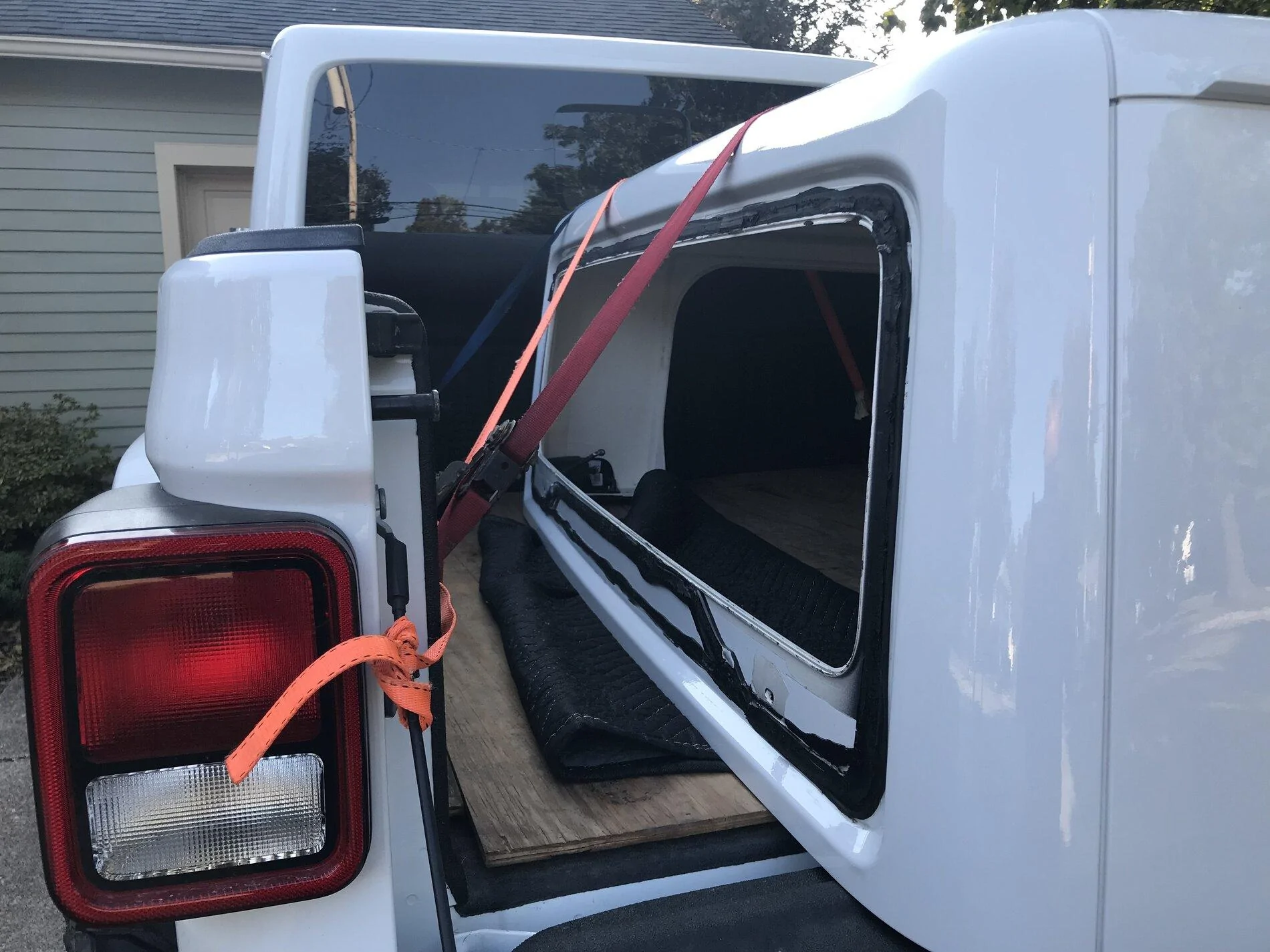 Jeep Gladiator Got New Rear Window and They Chipped My Top IMG_0291