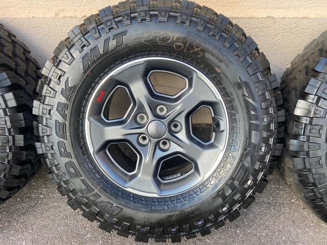 Jeep Gladiator Rubicon wheels and tires $1000 image8