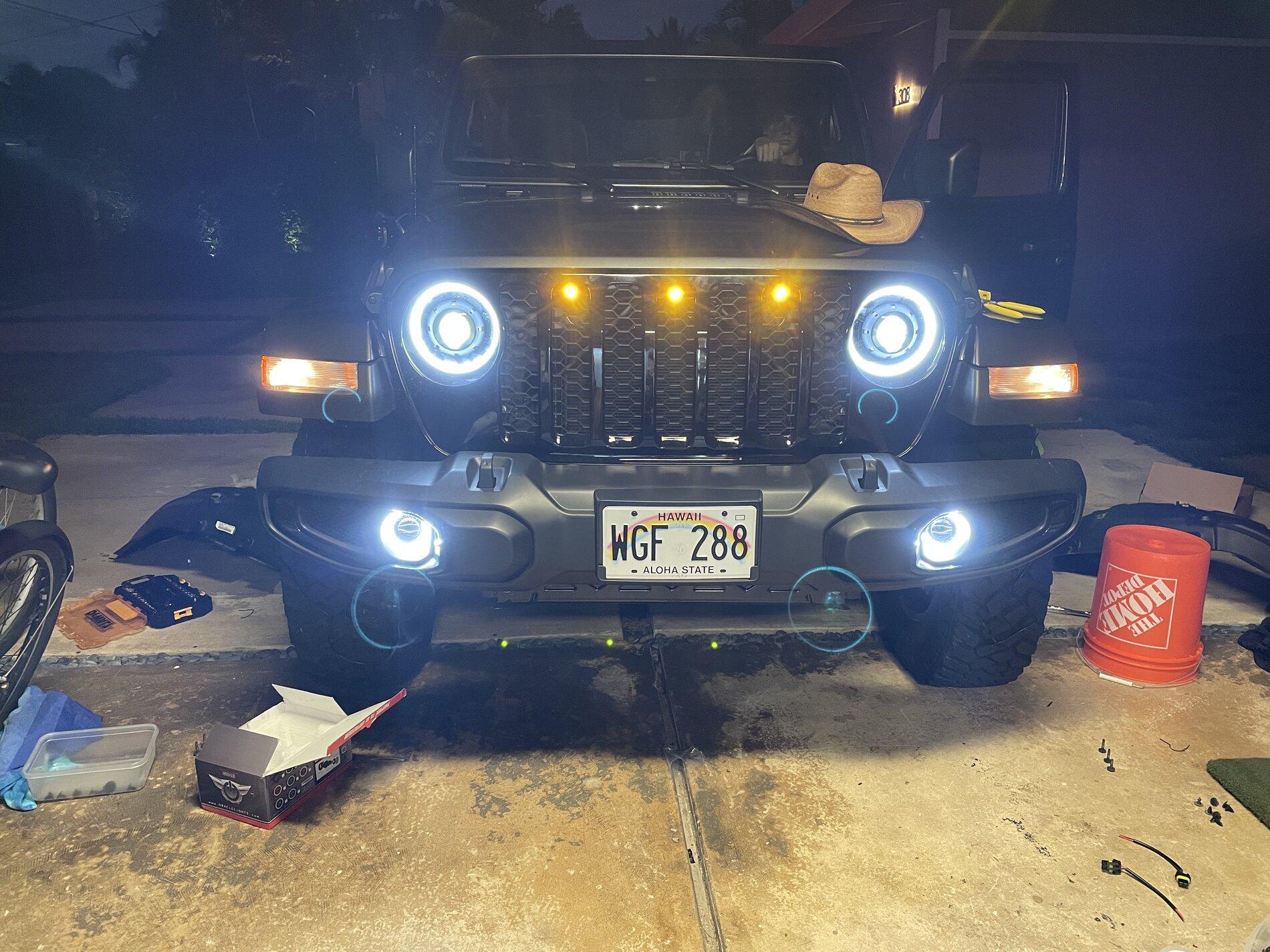 Jeep Gladiator WILLYS Edition Gladiator JT Club 0FF02DD0-7666-45BA-A0EE-9E3BE4FEB40D
