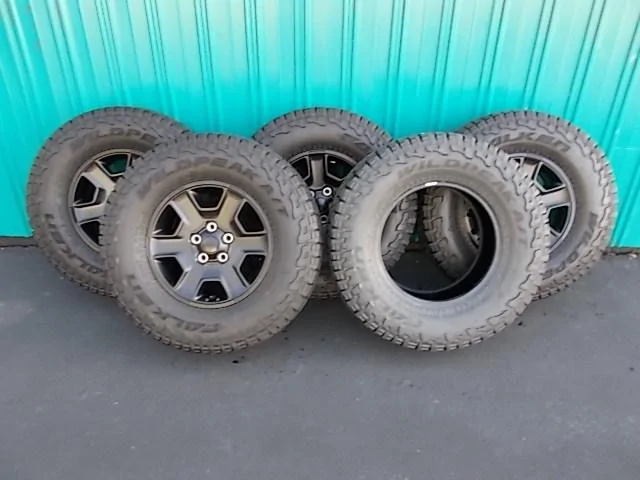 Jeep Gladiator 2021 Mojave OEM Wheels & Tires w/TPMS, Includes Dismounted Spare Tire ($1,100) DSCN3001