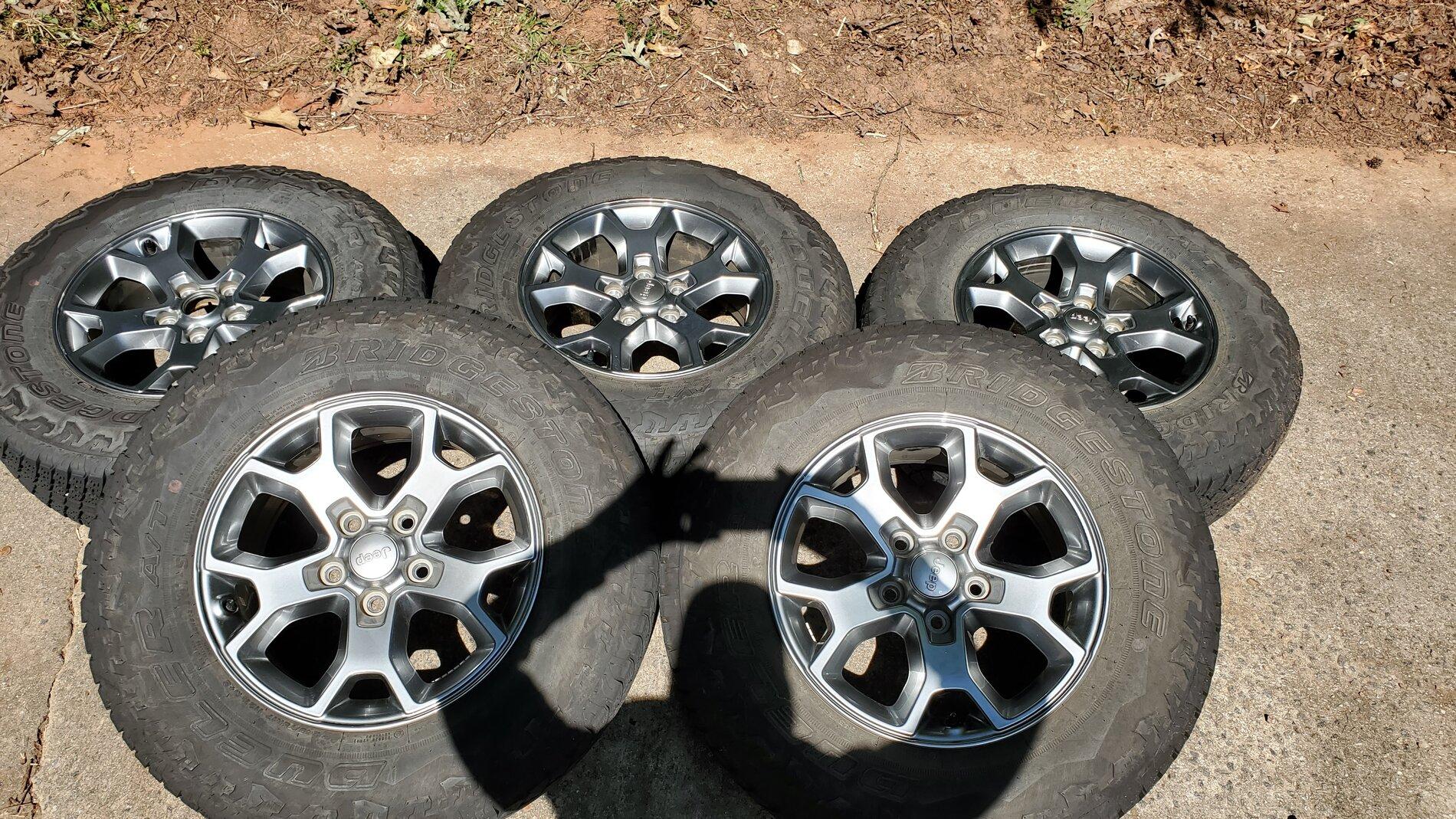 Jeep Gladiator 2020 JLU Freedom Edition Wheels/Tires/TPMS 20210925_121358
