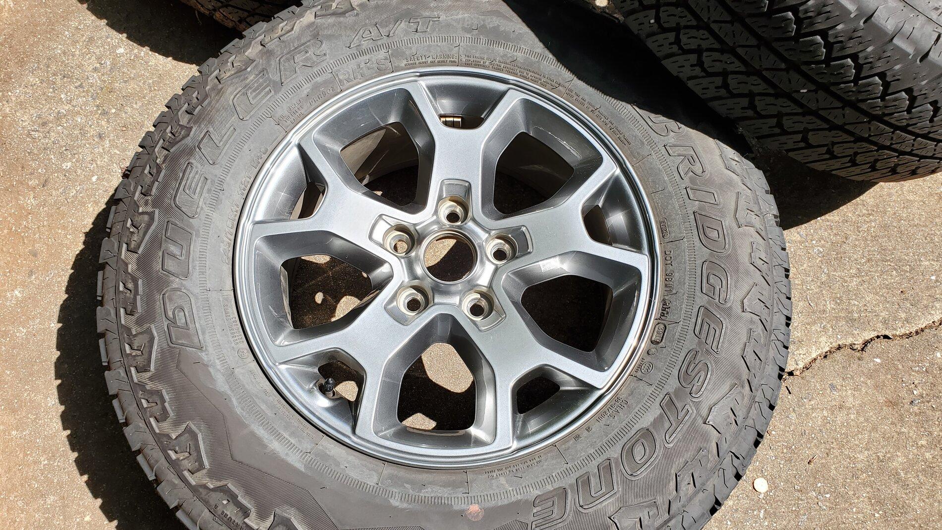Jeep Gladiator 2020 JLU Freedom Edition Wheels/Tires/TPMS 20210925_121417