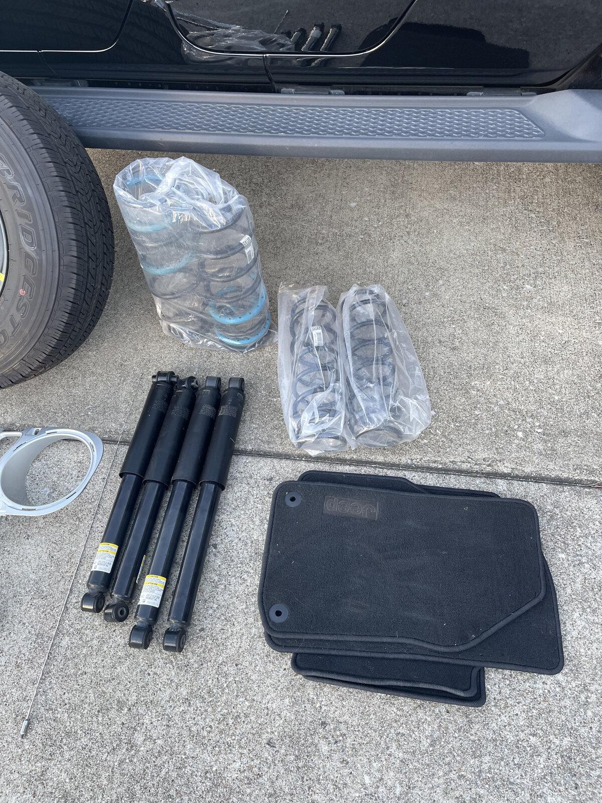 Jeep Gladiator Various Stock Parts from an Overland; spare, suspension, etc FE1BB383-5168-474A-ADB6-93CDC6F98A38