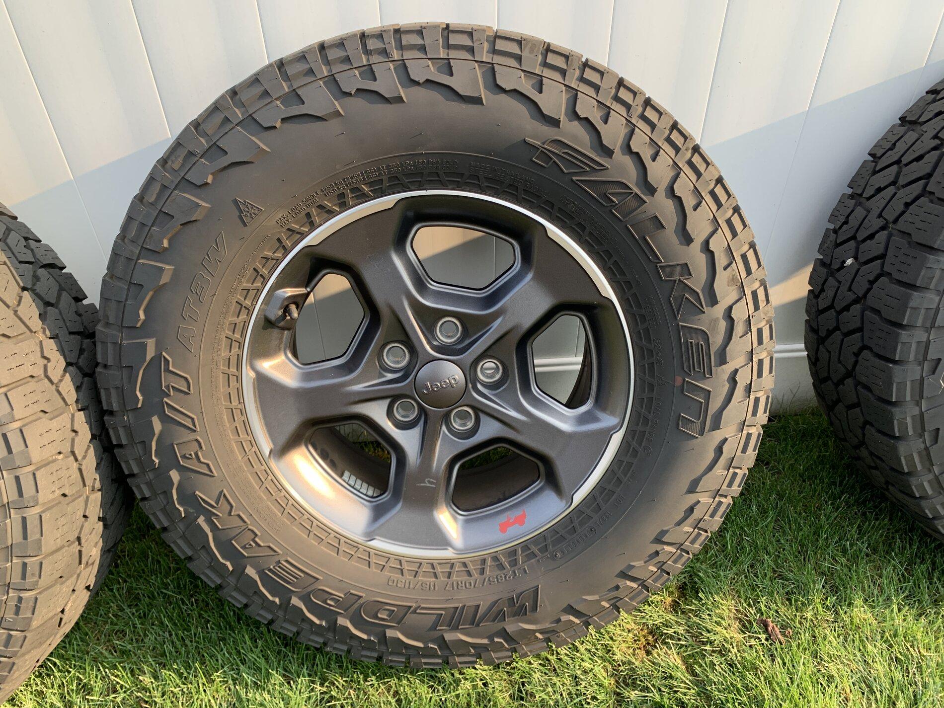 Jeep Gladiator 2020 Rubicon Wheels/Falken AT3W tires 20210912_210628009_iOS