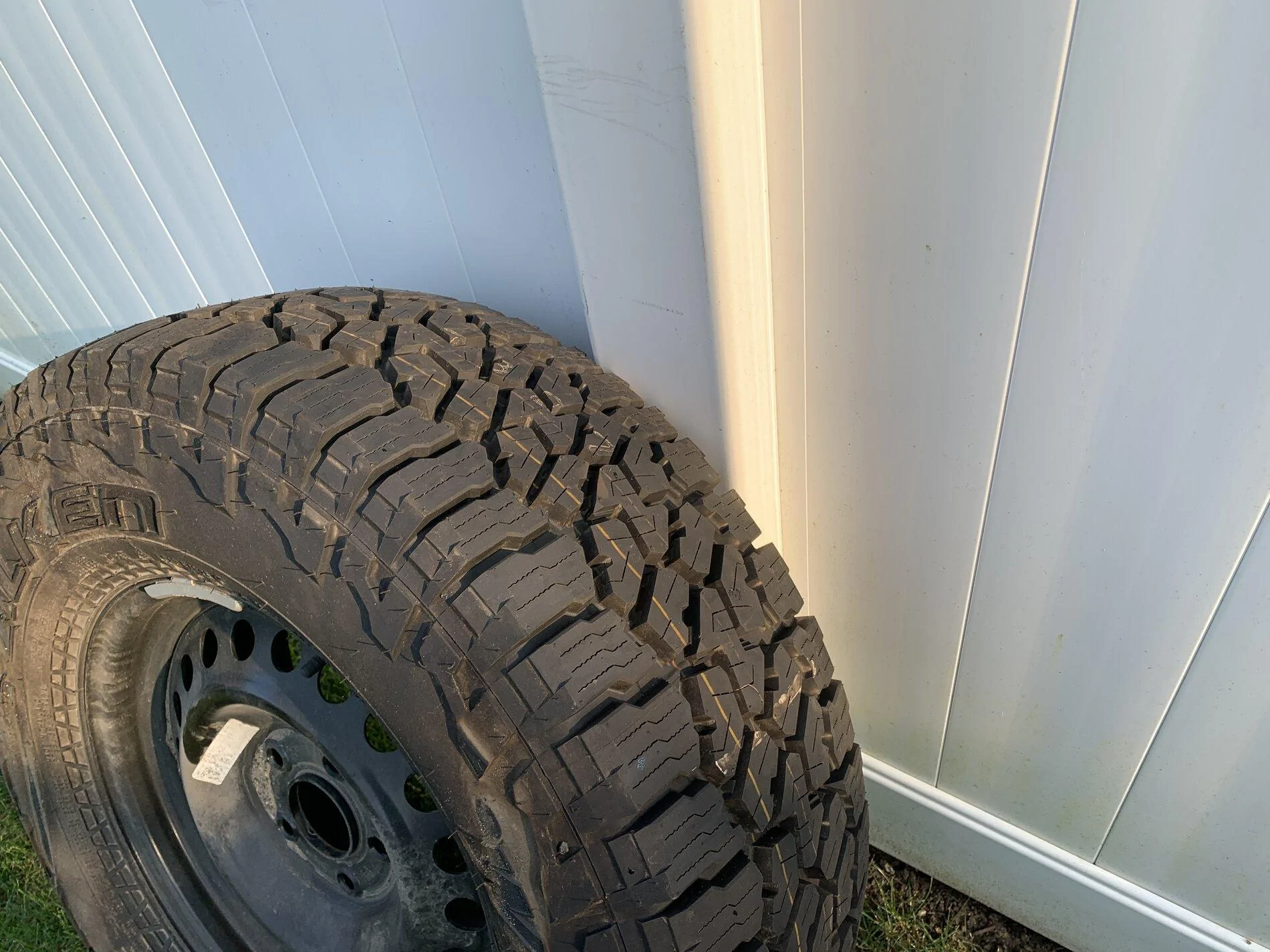 Jeep Gladiator 2020 Rubicon Wheels/Falken AT3W tires 20210912_210642043_iOS