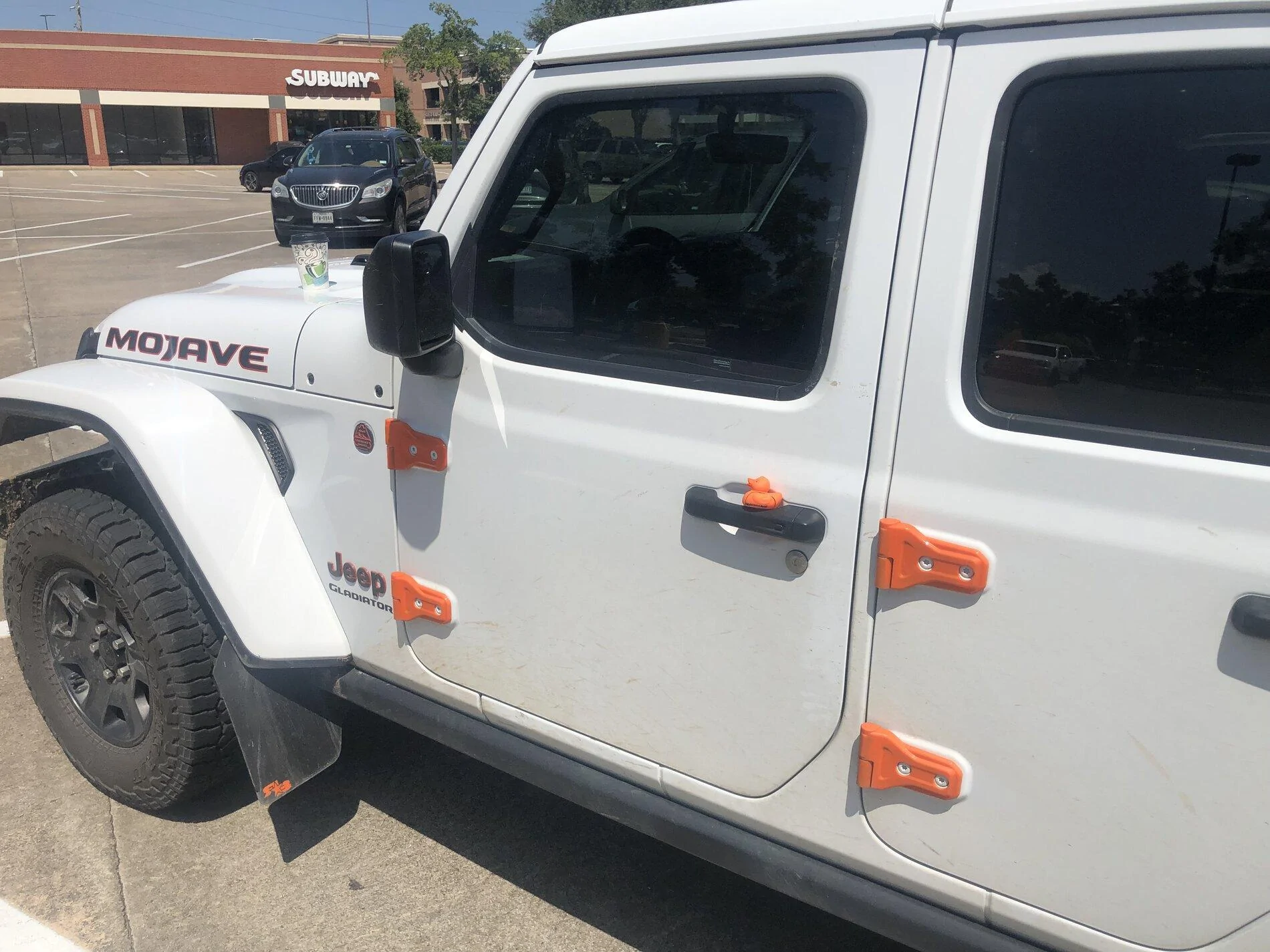 Jeep Gladiator BRIGHT WHITE Gladiator JT Club 64D858DA-6757-4EC3-9EF2-2A547E2EACFD