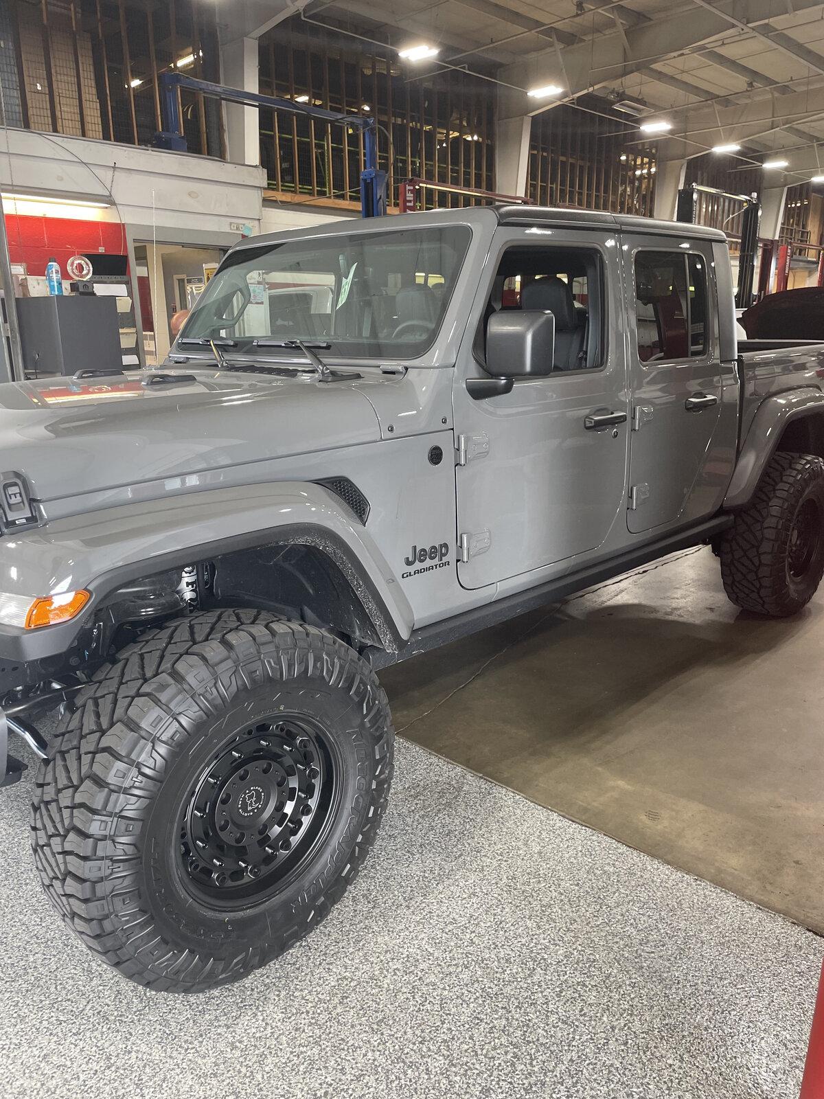 Jeep Gladiator STING GRAY Gladiator JT Club Atretes