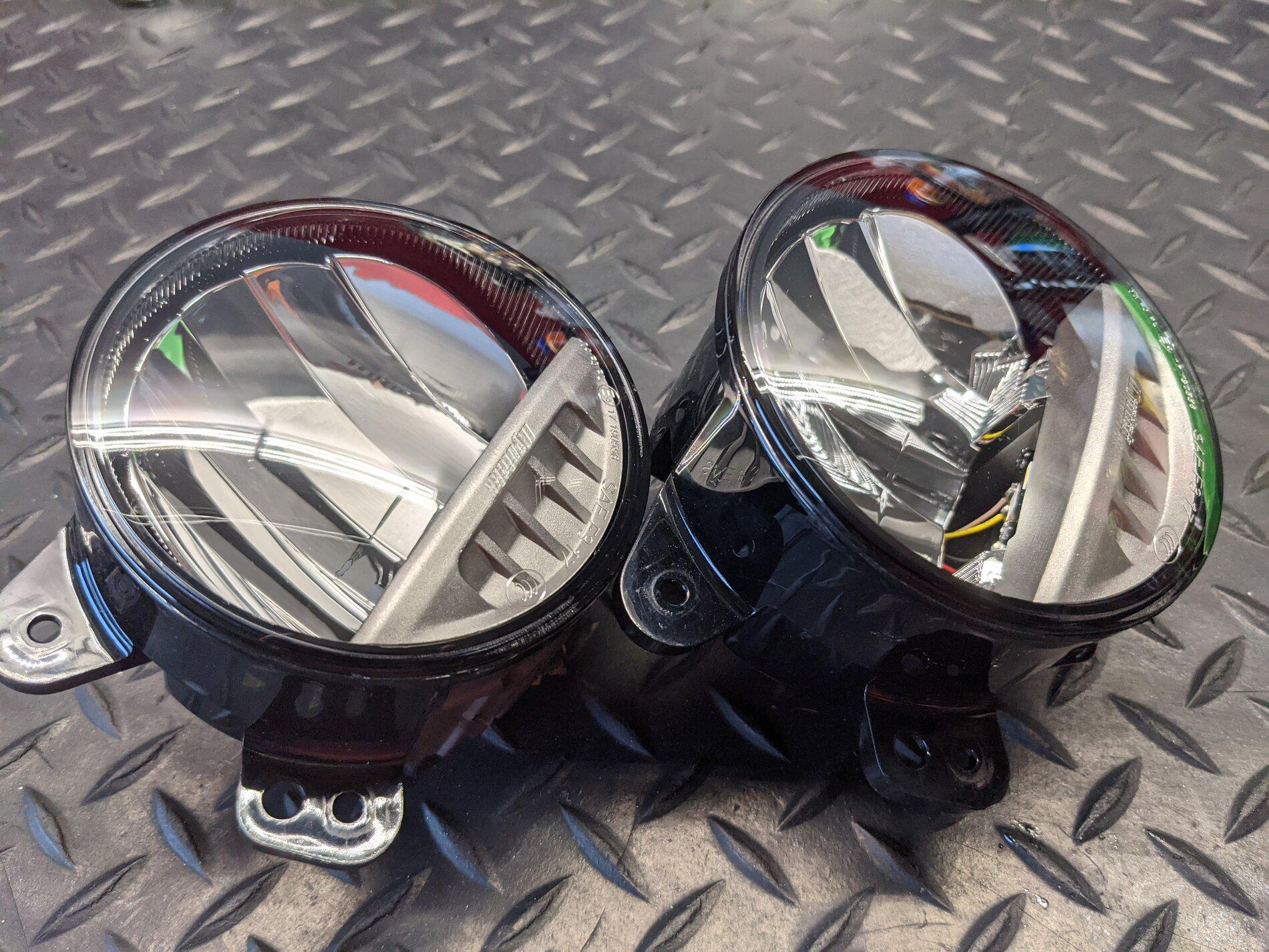 Jeep Gladiator OEM LED foglights PXL_20210926_223238721