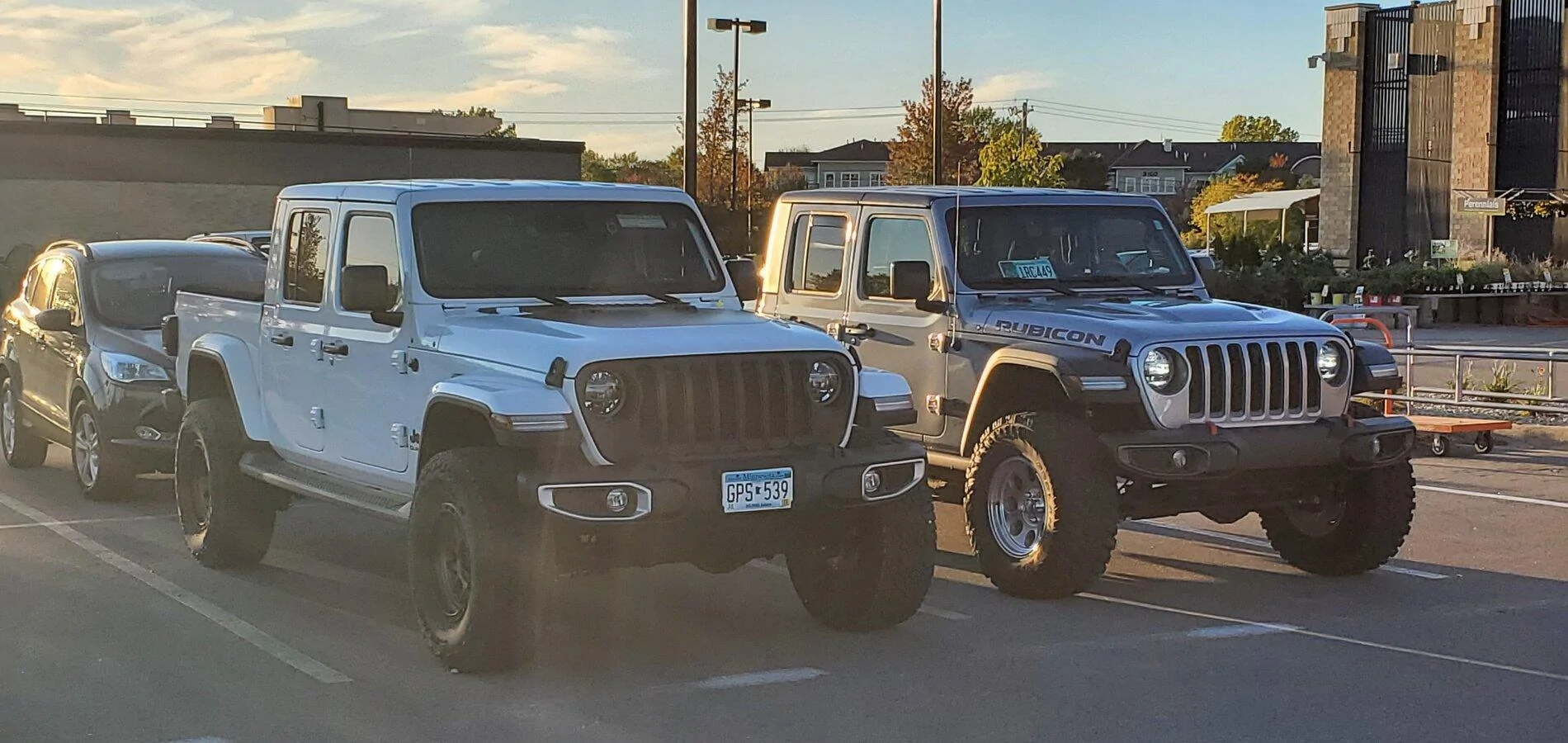 Jeep Gladiator Jeeps Parking Next To Jeeps 20210925_182743